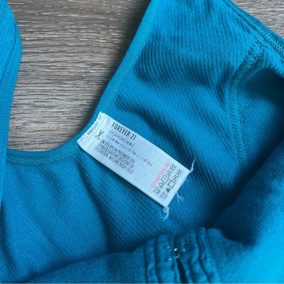 Forever 21 Teal Ribbed Crop Top - Picture 3 of 3